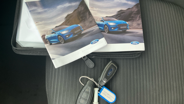 Ford Focus 1.0 EcoBoost Hybrid mHEV 125 Titanium Edition 5dr Petrol Hatchback